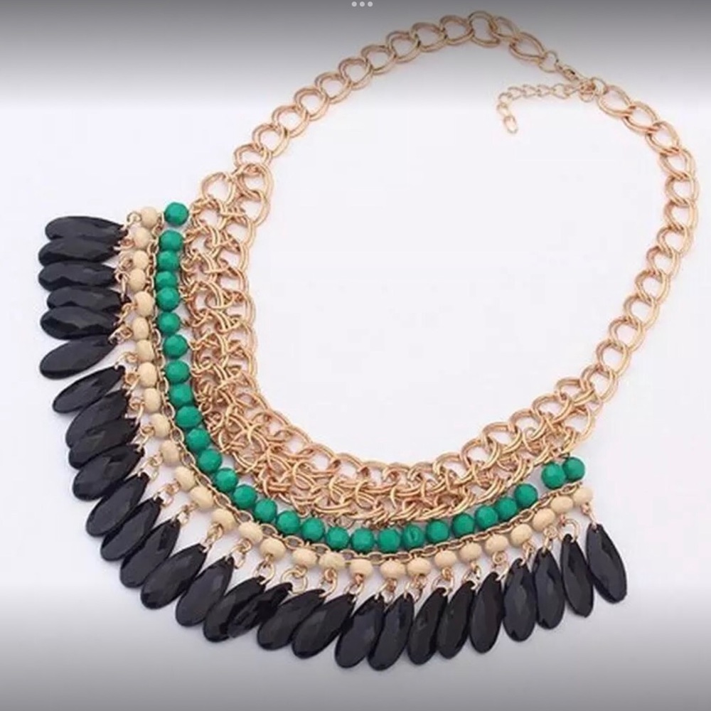 New💕 Trendy Black Cream Green Necklace